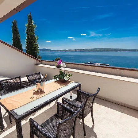 Atemberaubendes Penthouse Direkt Am Mit Meerblick, 2 Bikes, Fussbodenheizung, Privatparkplatz Apartmán