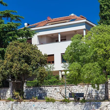 Atemberaubendes Penthouse Direkt Am Mit Meerblick, 2 Bikes, Fussbodenheizung, Privatparkplatz Crikvenica