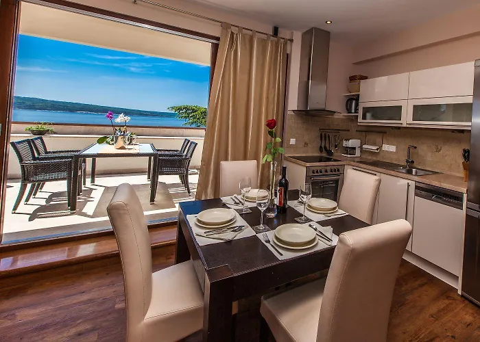 Atemberaubendes Penthouse Direkt Am Mit Meerblick, 2 Bikes, Fussbodenheizung, Privatparkplatz * Crikvenica