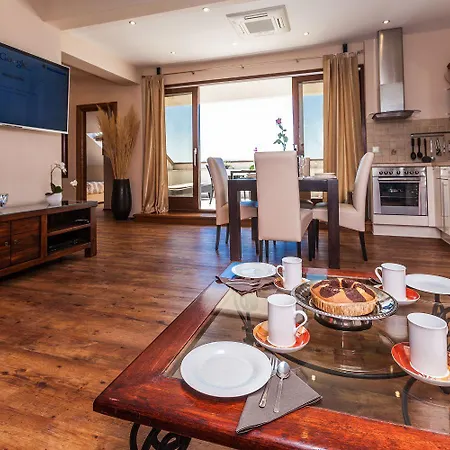 Atemberaubendes Penthouse Direkt Am Mit Meerblick, 2 Bikes, Fussbodenheizung, Privatparkplatz Crikvenica